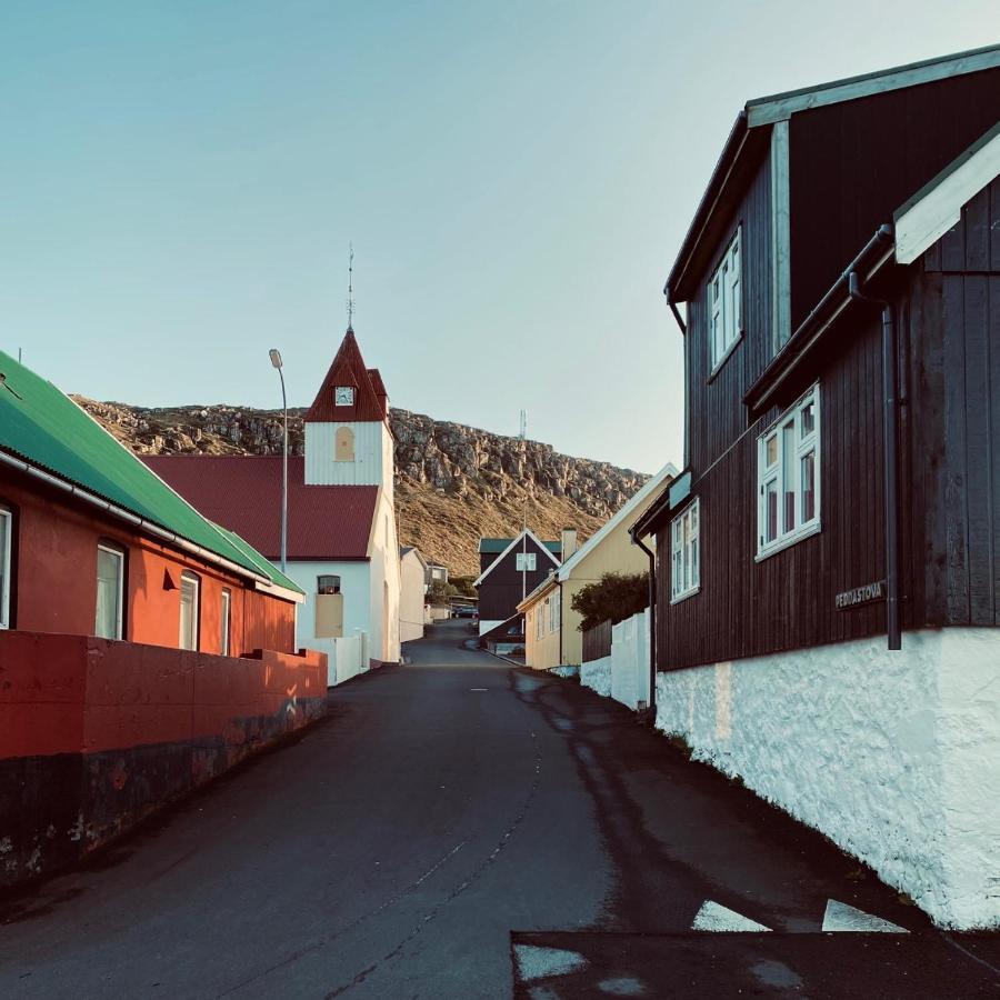 Peddastova In The Heart Of Fishing Village Skopun Kültér fotó